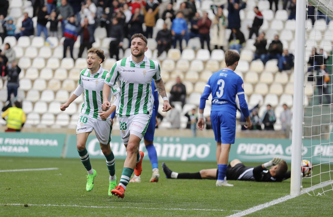 Fotos: la plácida victoria del Córdoba CF contra el Melilla