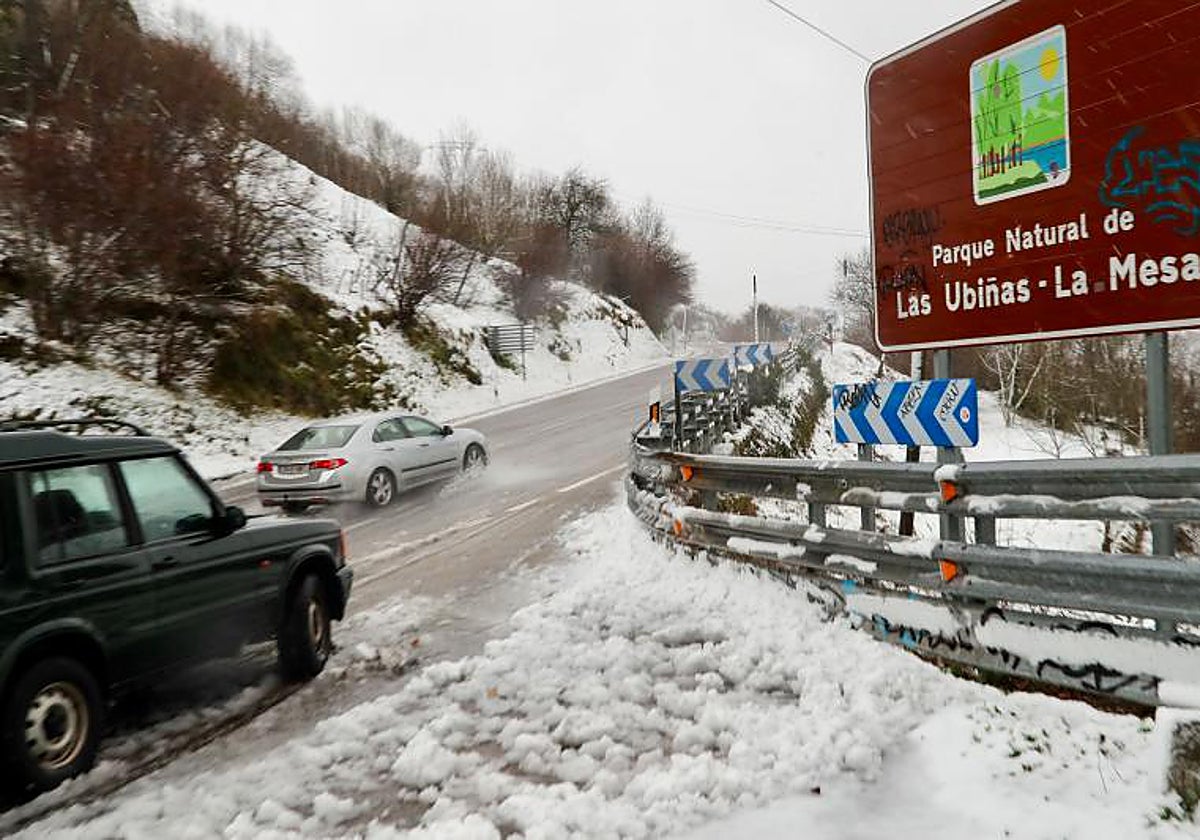 Puerto de Pajares, que conecta León y Asturias, este lunes
