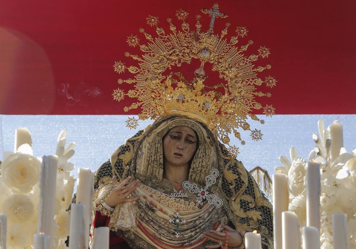 La Virgen de la O, en su paso de palio