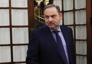 Ábalos mantiene el escaño en el Congreso y se pasa al Grupo Mixto