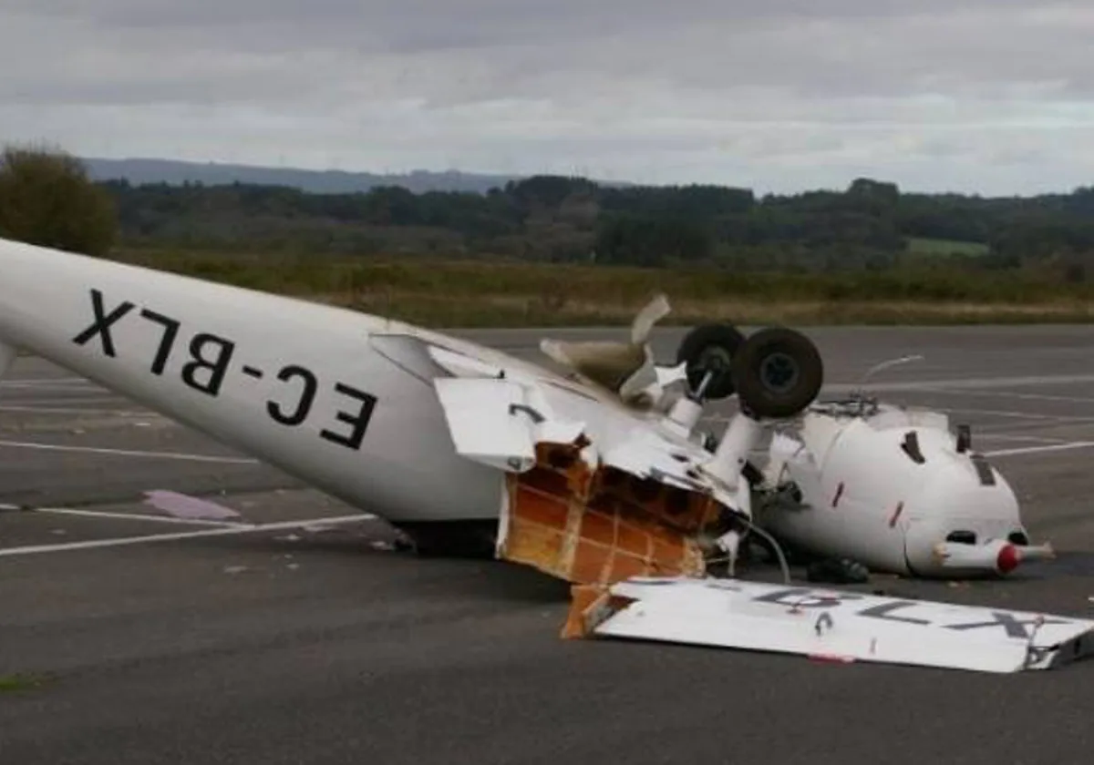 Una fotografía de la avioneta accidentada que consta en el informe