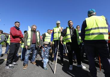 El clamor de agricultores y ganaderos: «Estamos al límite. Tengo un sueldo y no nos llega para la familia»
