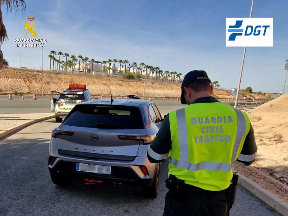 Imagen del vehículo investigado por la Guardia Civil en Torrevieja