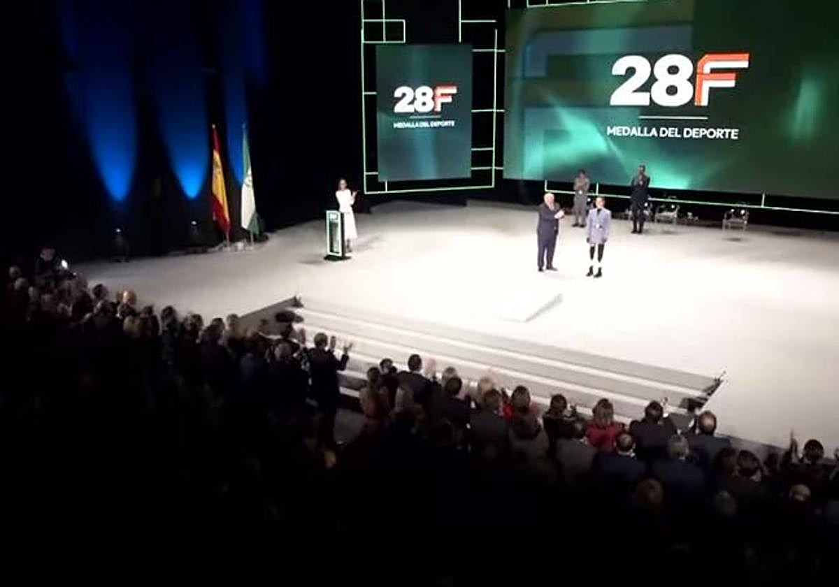 Sarah Almagro, tras recibir la Medalla de Andalucía del Deporte