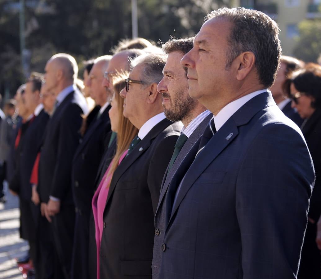 Izado de la bandera en el Parlamento de Andalucía