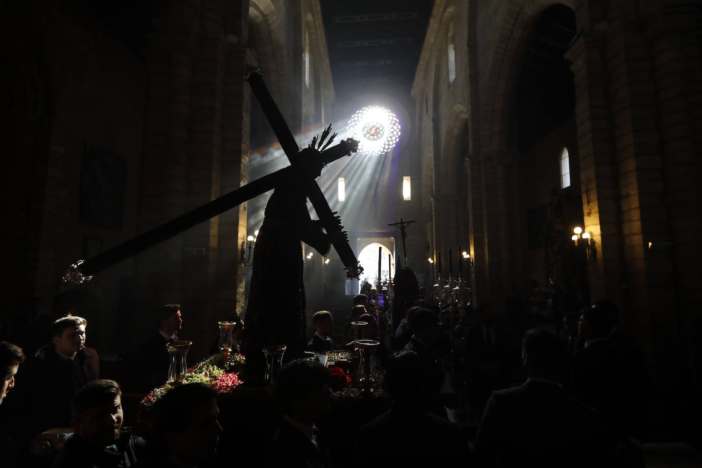 Fotos: El emocionante vía crucis de Jesús del Calvario a la Catedral de Córdoba por sus tres siglos