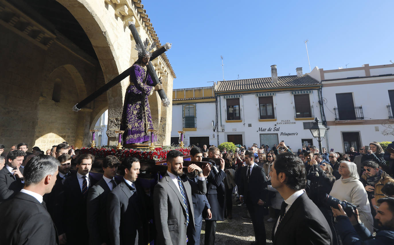 Fotos: El emocionante vía crucis de Jesús del Calvario a la Catedral de Córdoba por sus tres siglos