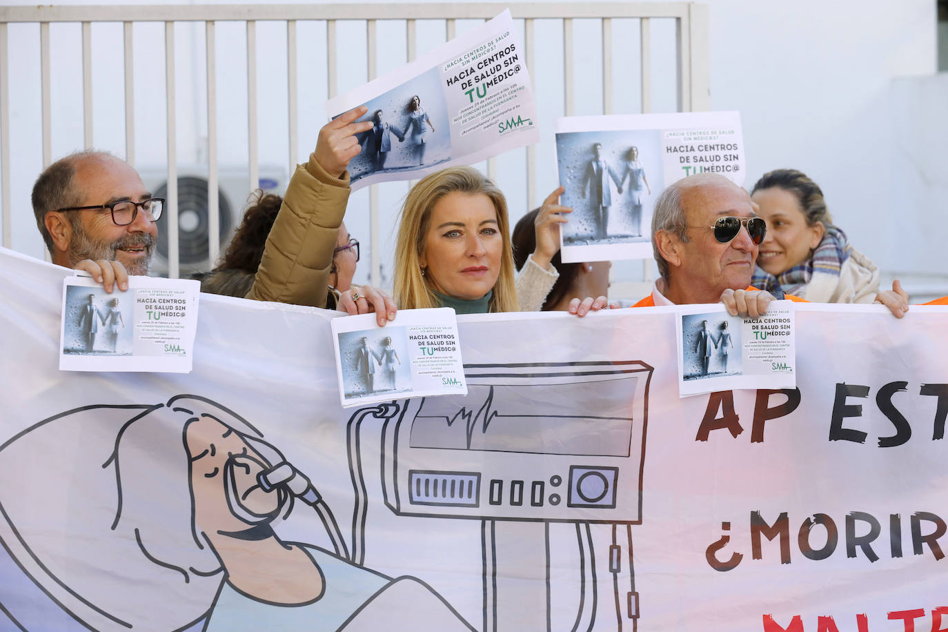 Fotos: Médicos de Córdoba se concentran para exigir mejoras en Atención Primaria