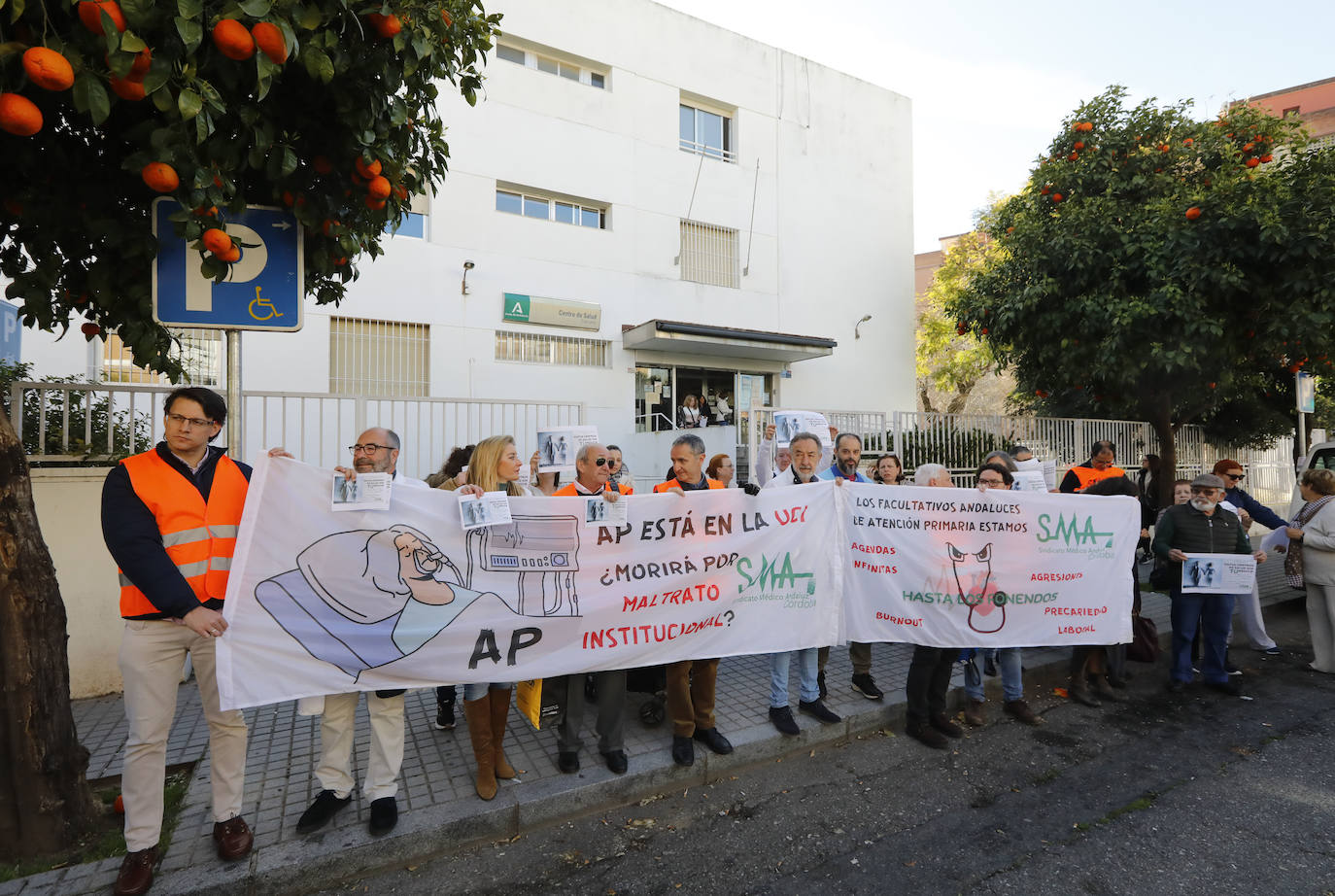 Fotos: Médicos de Córdoba se concentran para exigir mejoras en Atención Primaria