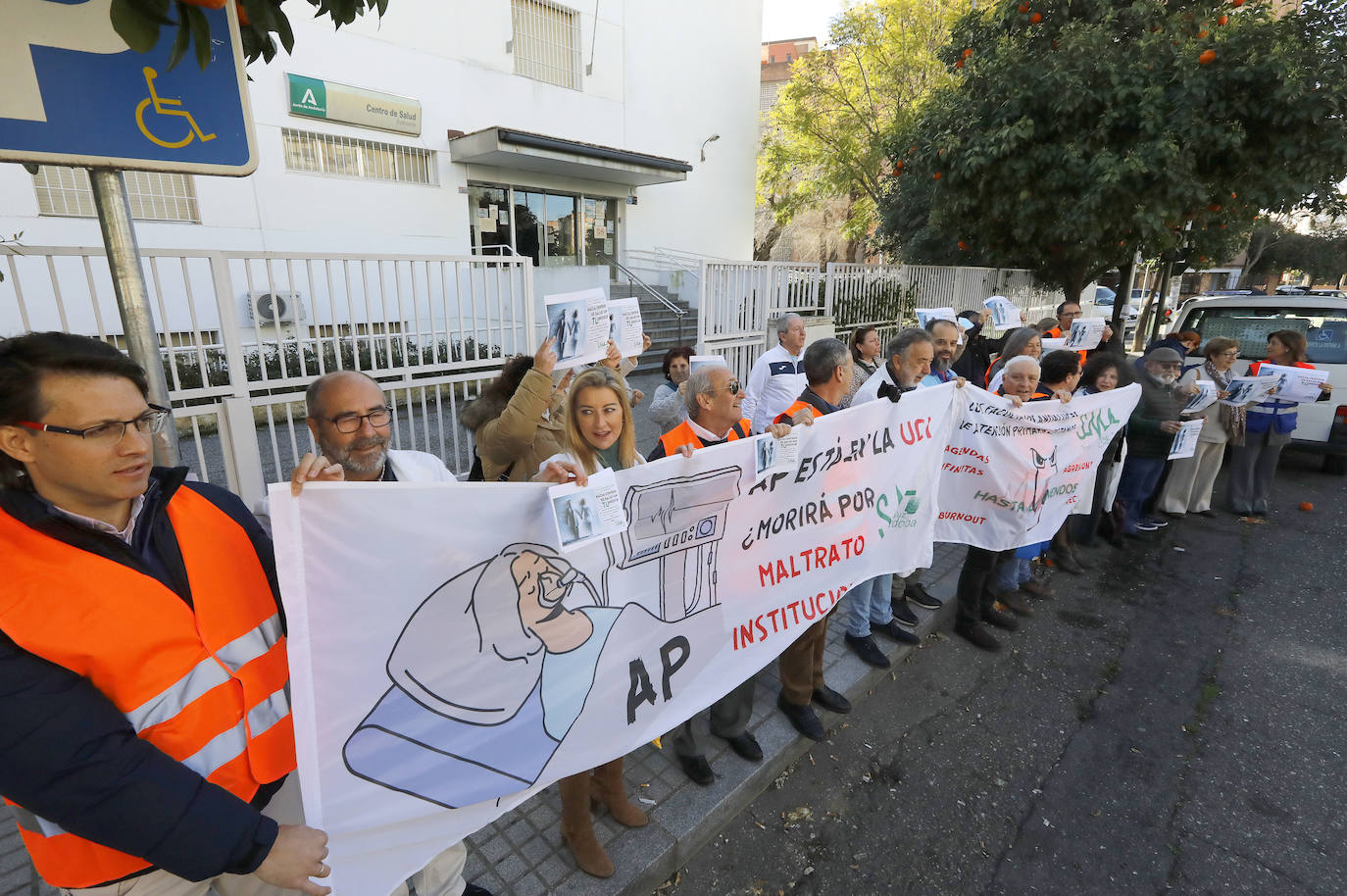 Fotos: Médicos de Córdoba se concentran para exigir mejoras en Atención Primaria