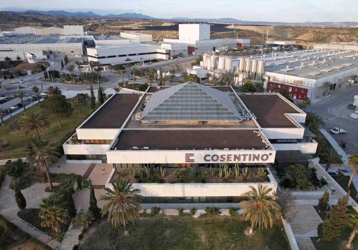 Imagen aérea del parque industrial de Cosentino en Cantoria (Almería).