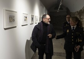 Una exposición con fotografías y viñetas repasa los 200 años de historia de la Policía Nacional en Valladolid