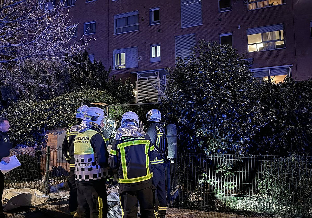 Los bomberos, en el lugar del siniestro