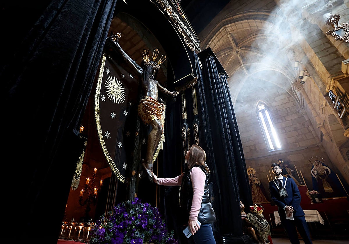 Fotos: la honda tradición del primer viernes de marzo en Córdoba