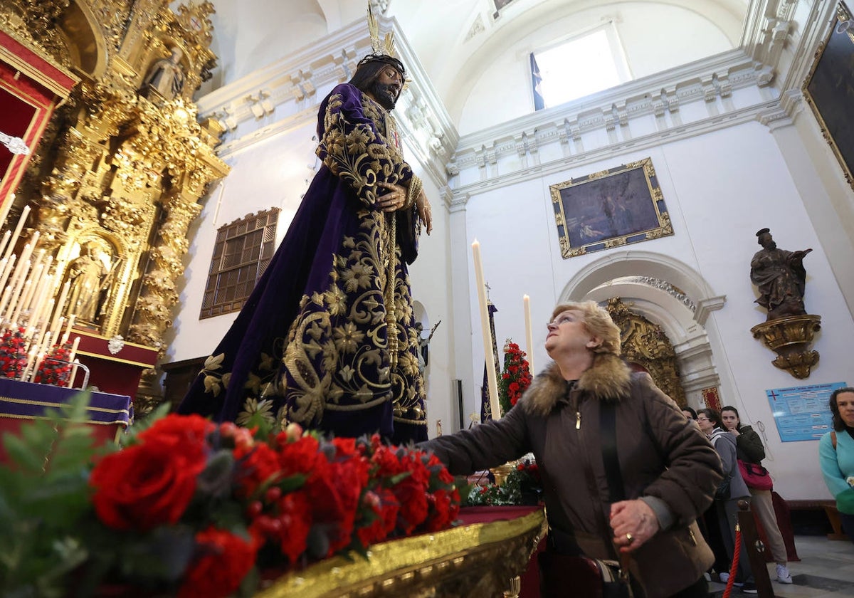 El Señor Rescatado, en besapiés en su templo