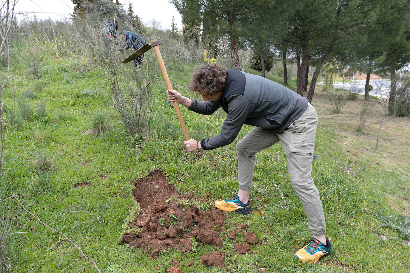 Los vecinos de &#039;La Legua&#039; celebran el &#039;Día del Arbol&#039;