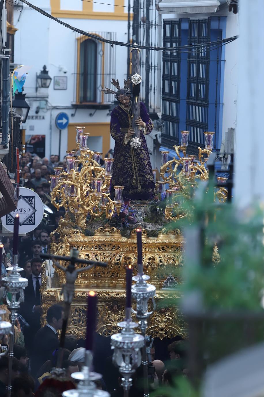 Fotos: La elegante procesión triunfal del Señor del Calvario en Córdoba