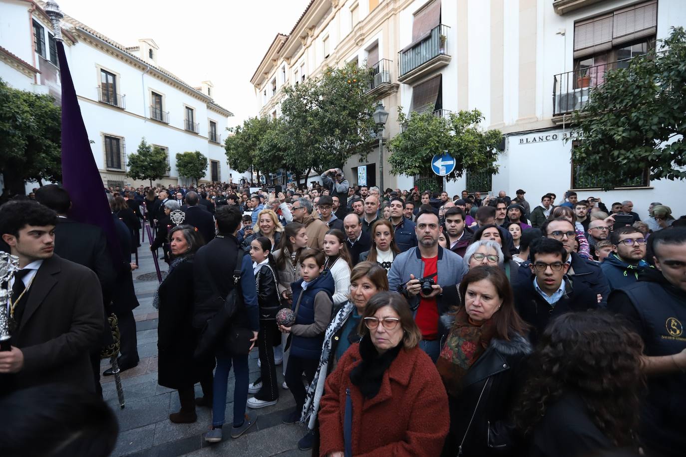Fotos: La elegante procesión triunfal del Señor del Calvario en Córdoba