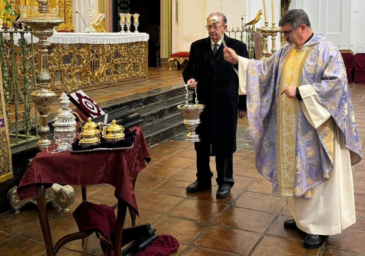 Momento de la bendición de los estrenos