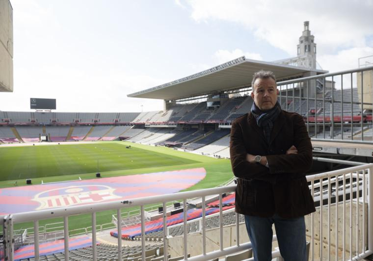 El empresario Paco Medina, posando para ABC, en el Estadio Olímpico de Barcelona