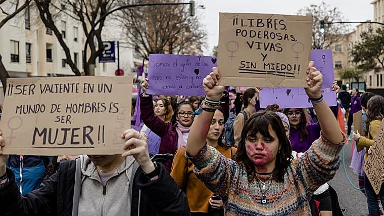 Manifestantes en la convocatoria de Cádiz en 2023