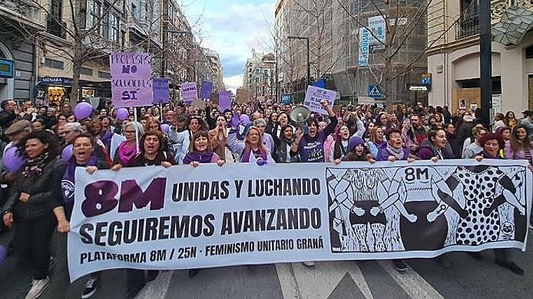 Uno de los momentos de la manifestación del 8M en Granada en 2023