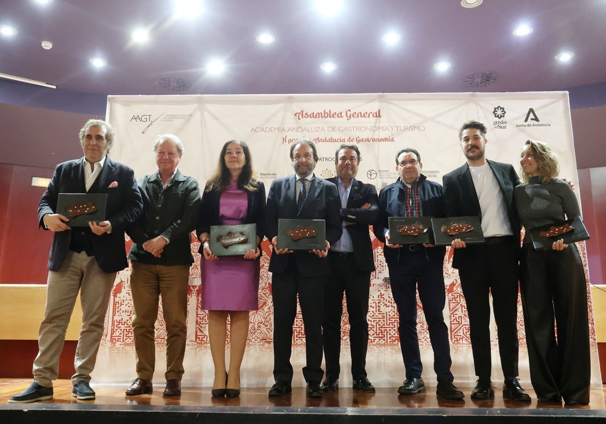 Los galardonados en el salón de actos del Rectorado de la Unviersidad de Córdoba