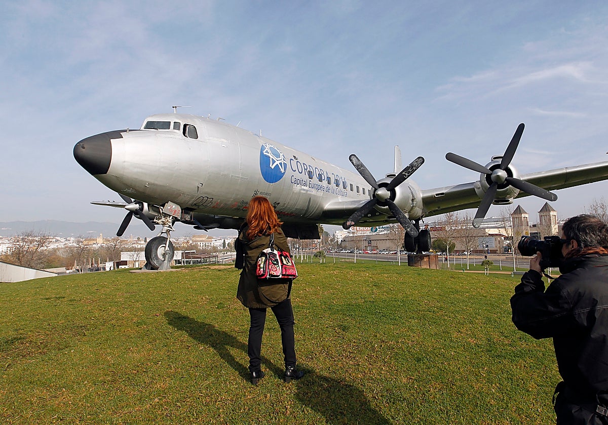 El avión del Balcón del Guadalquivir