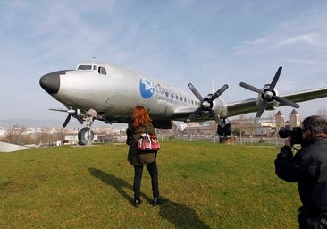 El avión del Balcón del Guadalquivir, dos opciones: retirada o proyecto cultural