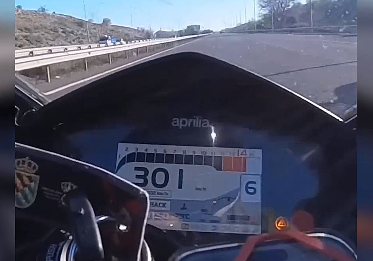 El motorista supera los 300 km/h en una autovía madrileña