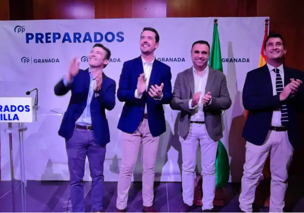 Membrilla, segundo por la izquierda, en un acto electdoral del PP