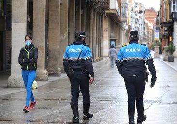 Encuentran a un niño de seis años deambulando solo a las cinco de la mañana por las calles de Palencia