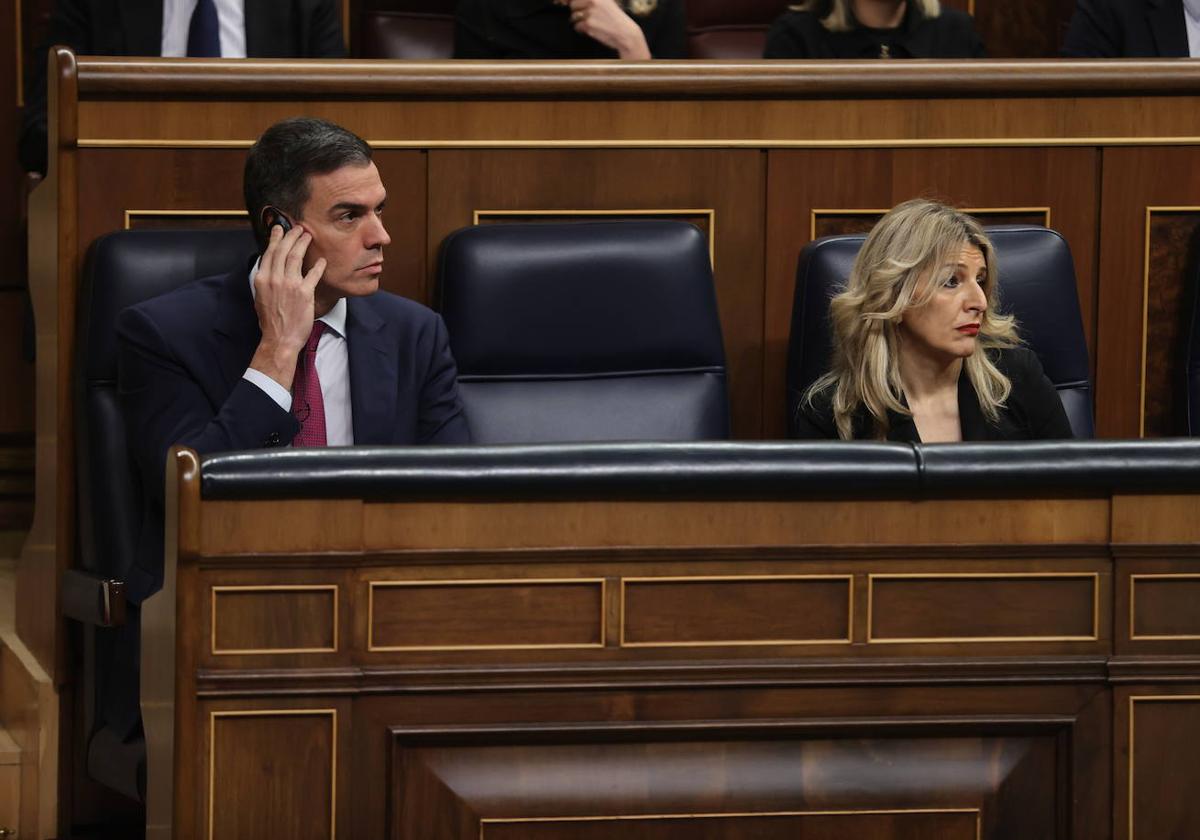 Pedro Sánchez y Yolanda Díaz, en un pleno del Congreso