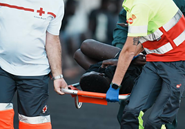 Rescatado un cayuco en aguas de El Hierro con cuatro fallecidos