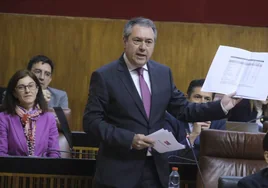 Juanma Moreno arremete contra el PSOE andaluz por el caso Koldo, la amnistía y la campaña del 8-M