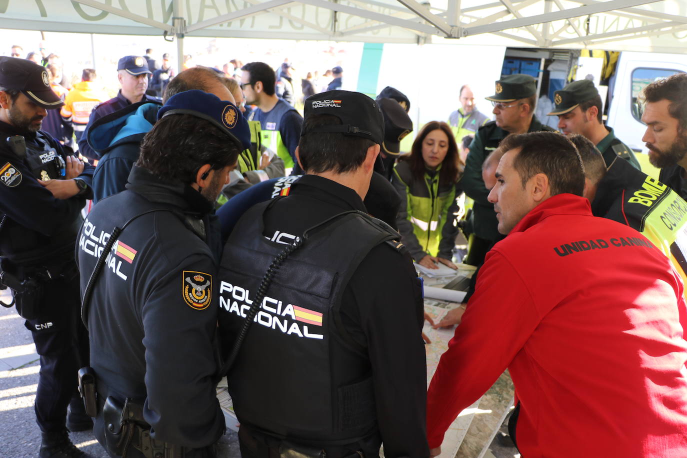 Fotos: así ha sido la búsqueda del hombre de 83 años desaparecido en Lucena