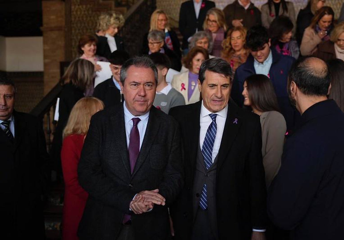 Juan Espadas junto al delegado del Gobierno en Andalucía, Pedro Fernández
