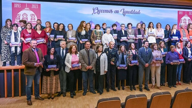 Homenaje a las 150 mujeres diputadas provinciales y alcaldesas de Ciudad Real