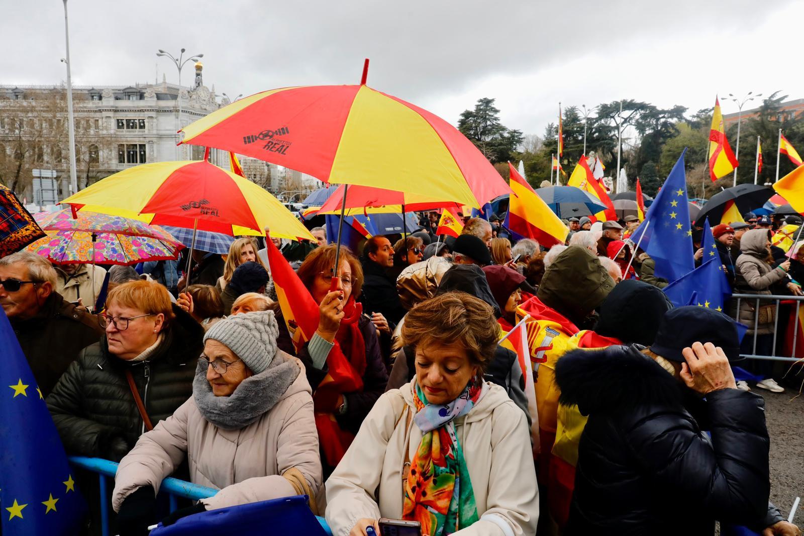 La manifestación 9-M en contra de la ley de amnistía celebrada en Cibeles, en imágenes