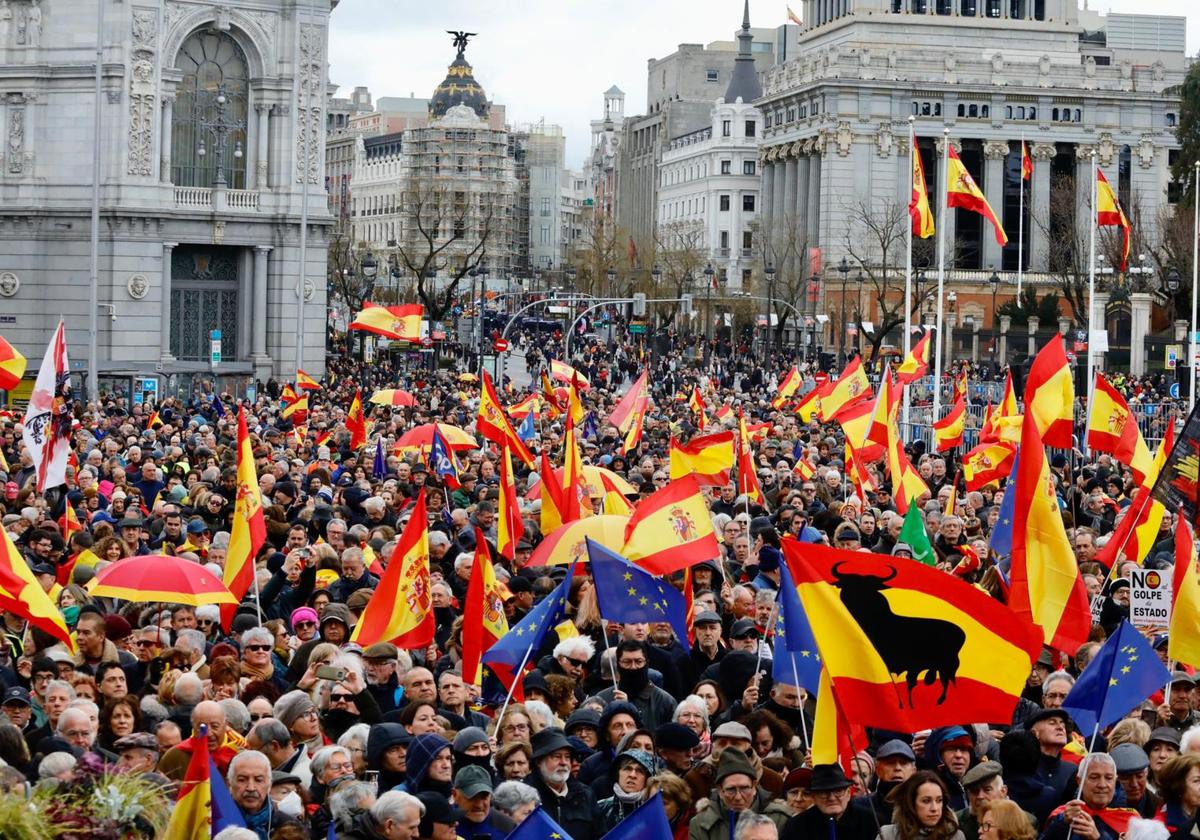 Manifestación 9-M, en directo: última hora de la protesta impulsada por Rosa Díez que exige la dimisión de Sánchez hoy