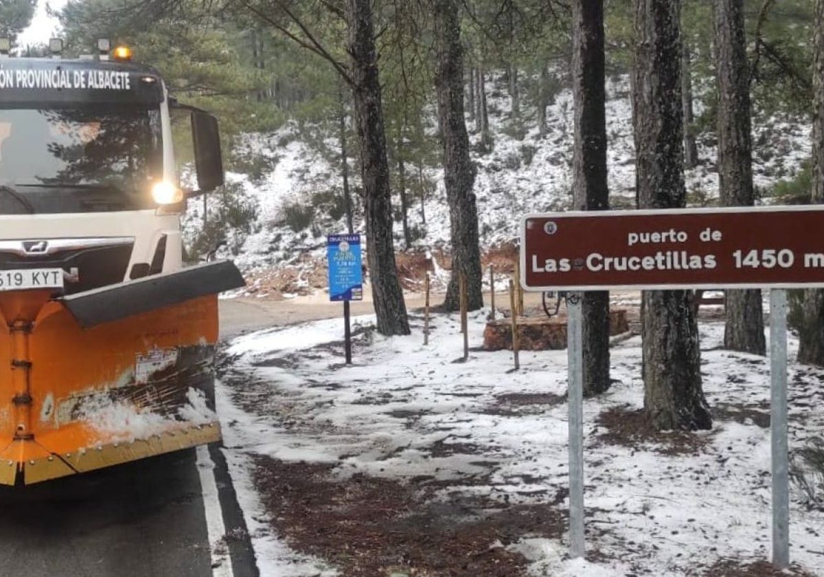 La Red Viaria de Albacete se prepara ante la alerta por nieve y viento