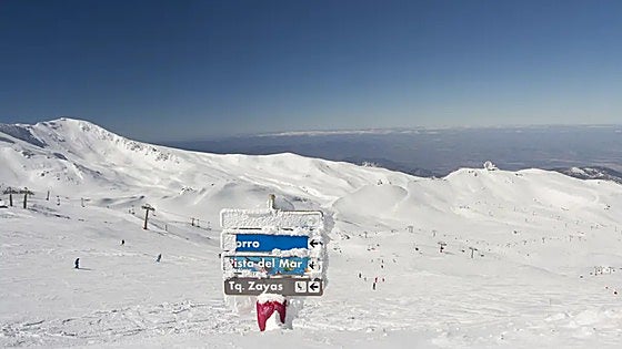 Sierra Nevada vuelve a cerrar, esta vez porque el hielo ha inutilizado los telecabinas