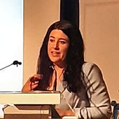 Imagen - La diseñadora e ilustradora cordobesa ha dado vida a esta niña, bautizada con el nombre de Alegría, que lleva a los más pequeños por las iglesias fernandinas y la procesión del Resucitado