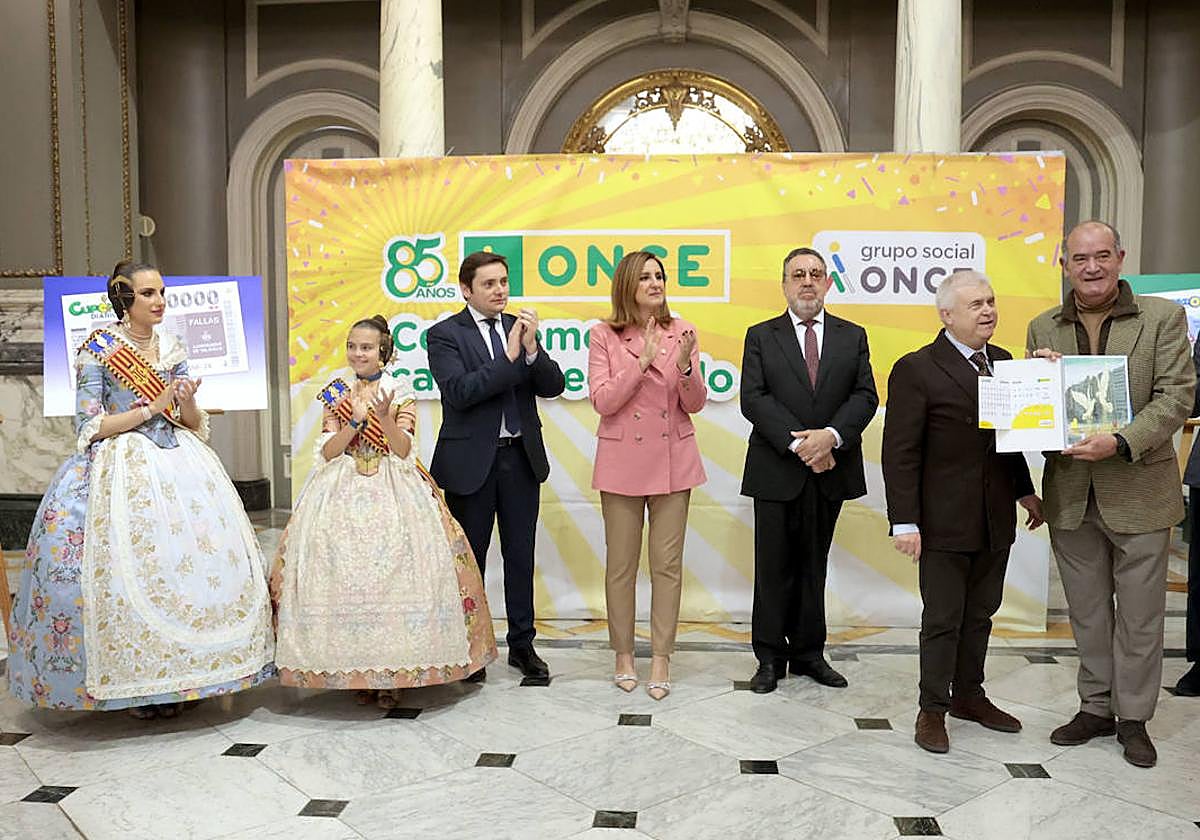 Imagen de la presentación del Cupón de la ONCE dedicado a las Fallas 2024 de Valencia