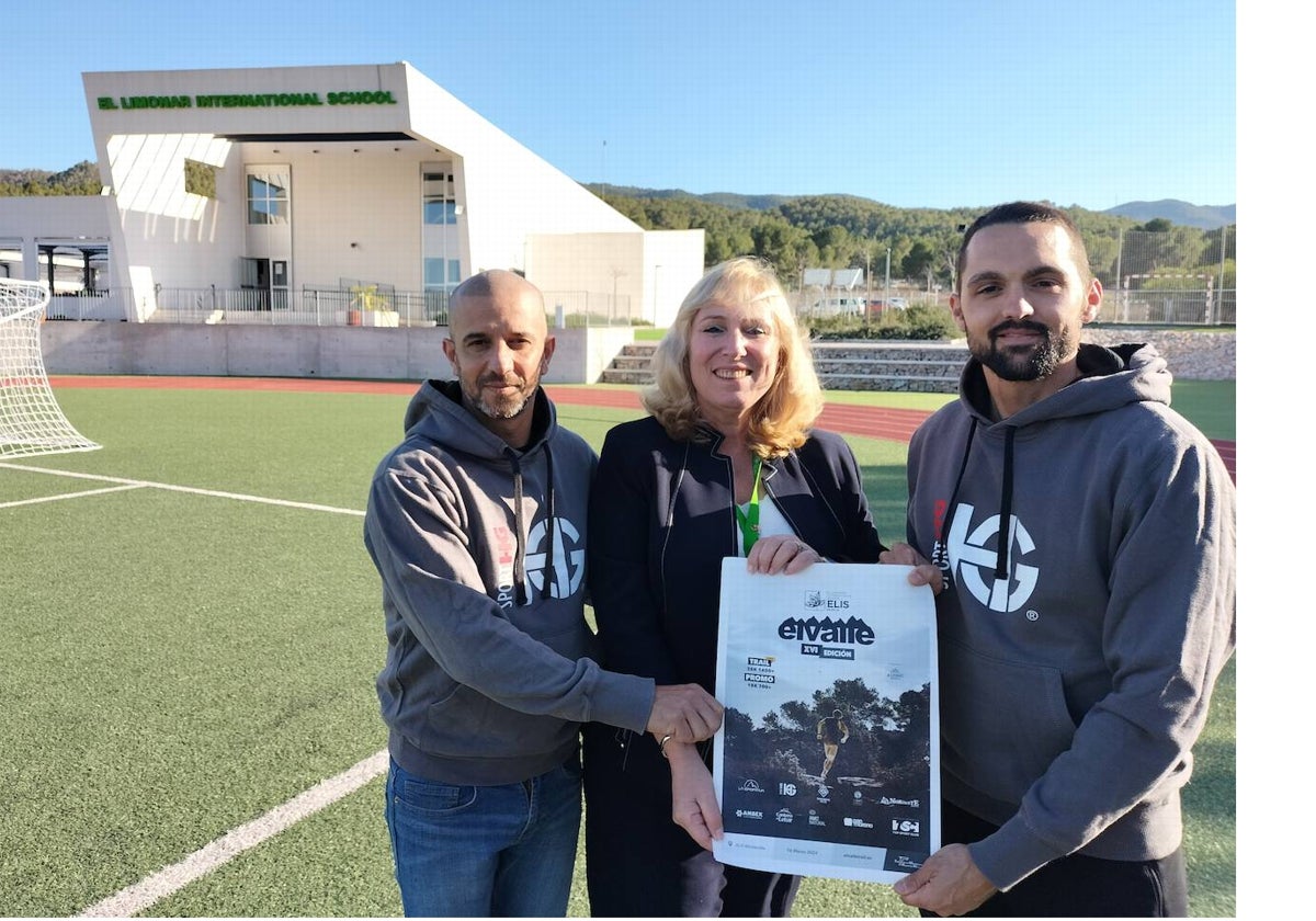 Vanessa Grimward, directora ejecutiva de ELIS, junto a Ginés Aroca y Sergio Sánchez, director ejecutivo y director técnico del Club Alpino Murcia