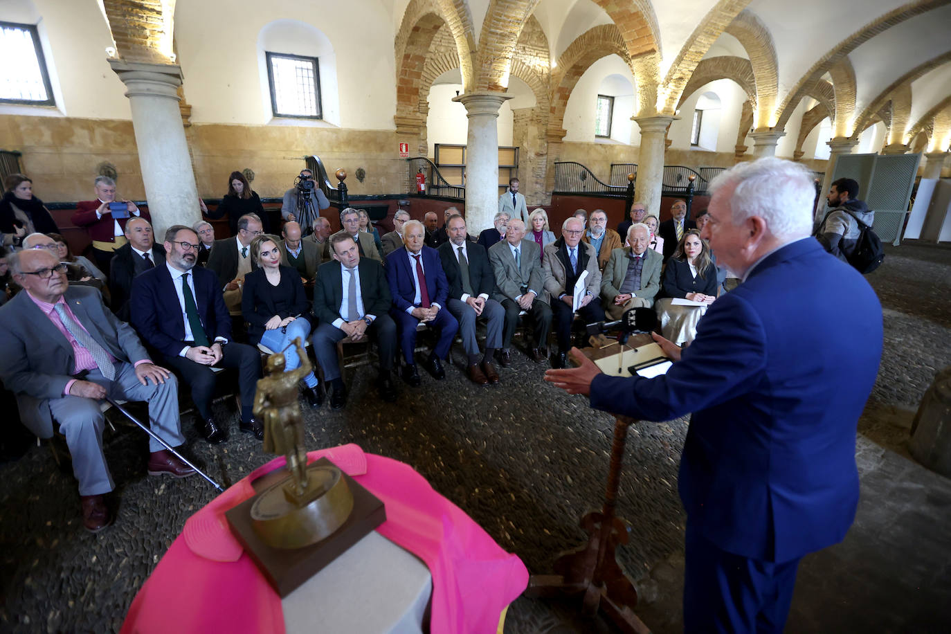 Fotos: el acto de presentación del premio que impulsa El Cordobés para defender la Tauromaquia