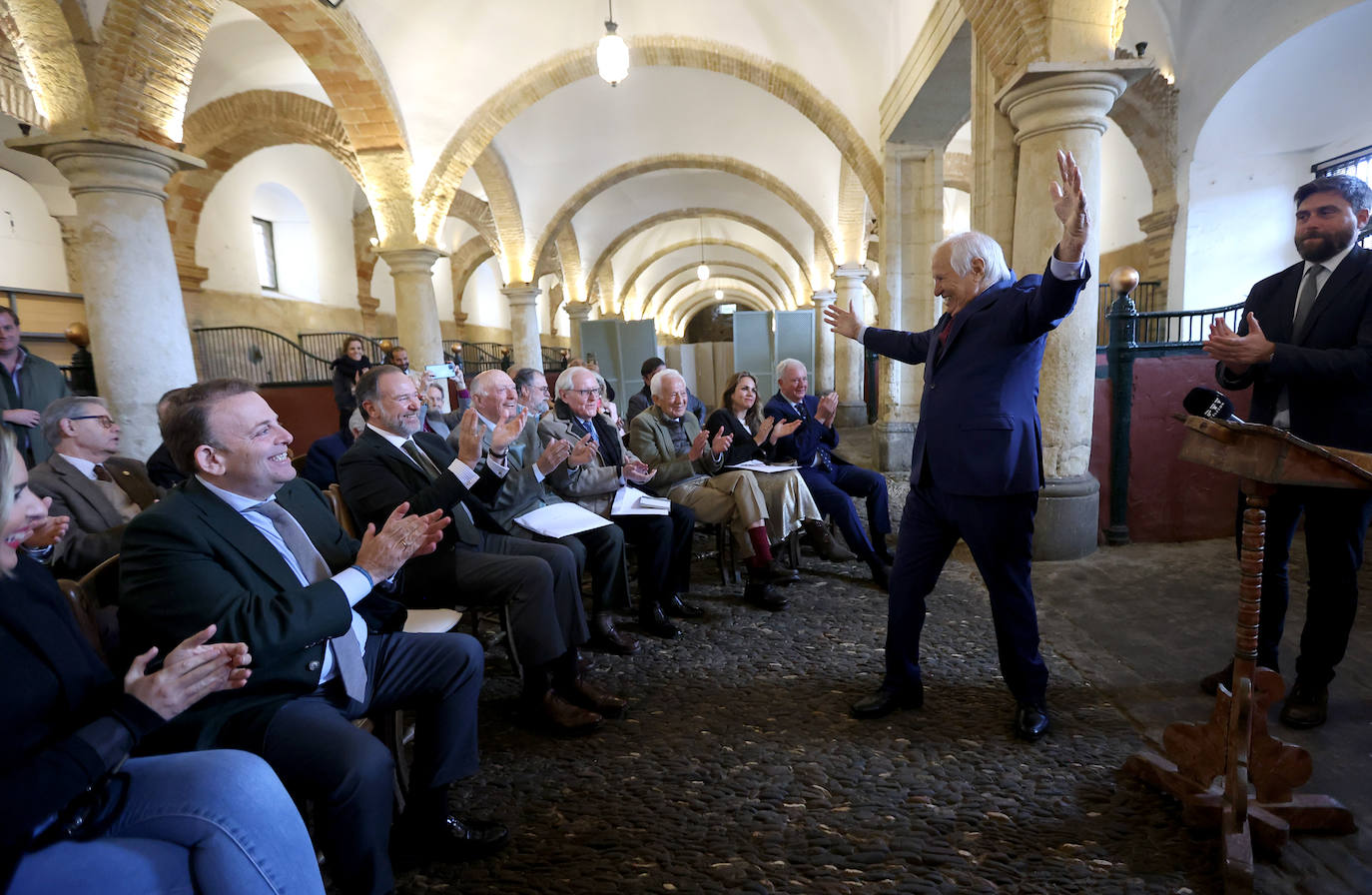 Fotos: el acto de presentación del premio que impulsa El Cordobés para defender la Tauromaquia