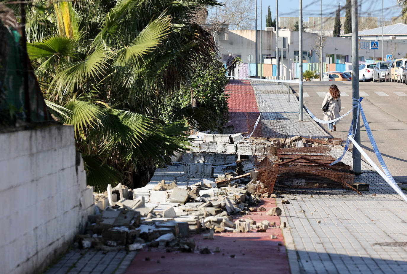 Fotos: operarios intentan recomponer el paisaje urbano de Córdoba tras el tornado