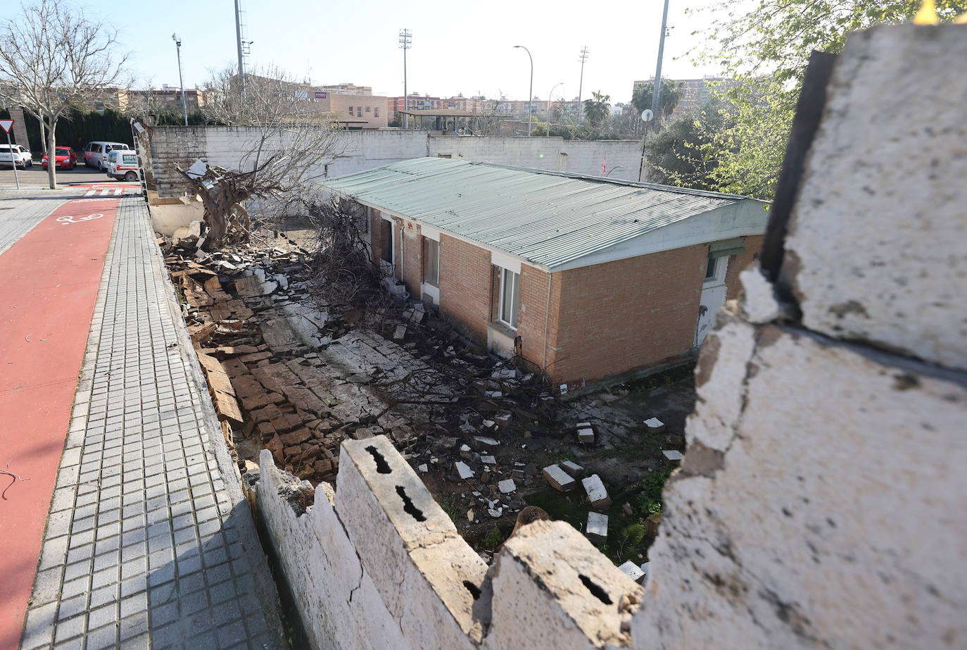 Fotos: operarios intentan recomponer el paisaje urbano de Córdoba tras el tornado