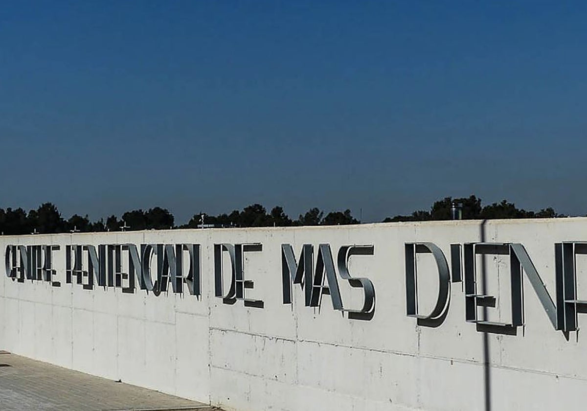 Exterior del penal de Mas d'Enric